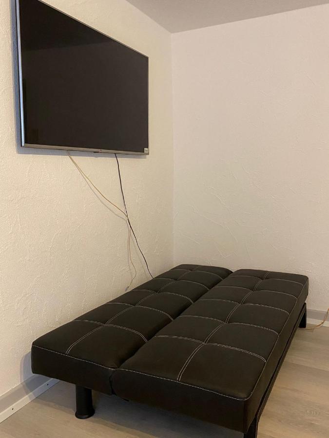 Private Studio Apartment In Бремгартен Экстерьер фото